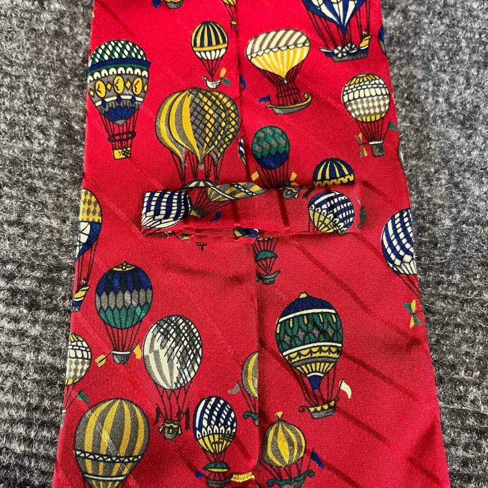 Burberrys Vintage Red Silk Hot Air Balloon Print Tie London New York Paris